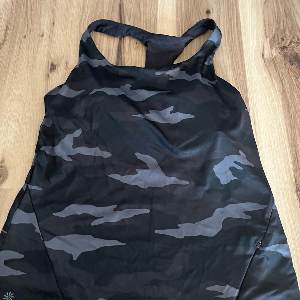 ATHLETA Speedlight Camo Tank Top Size Medium Lightweight Workout Gym